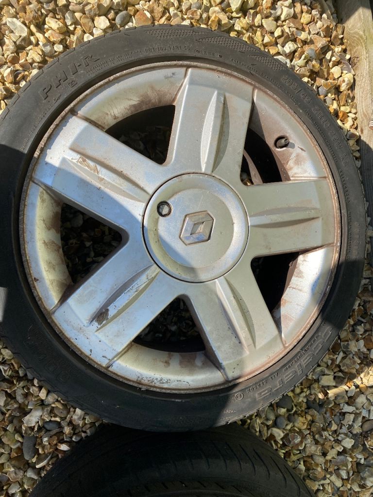 Renault Clio Alloy Wheels with Tyres 