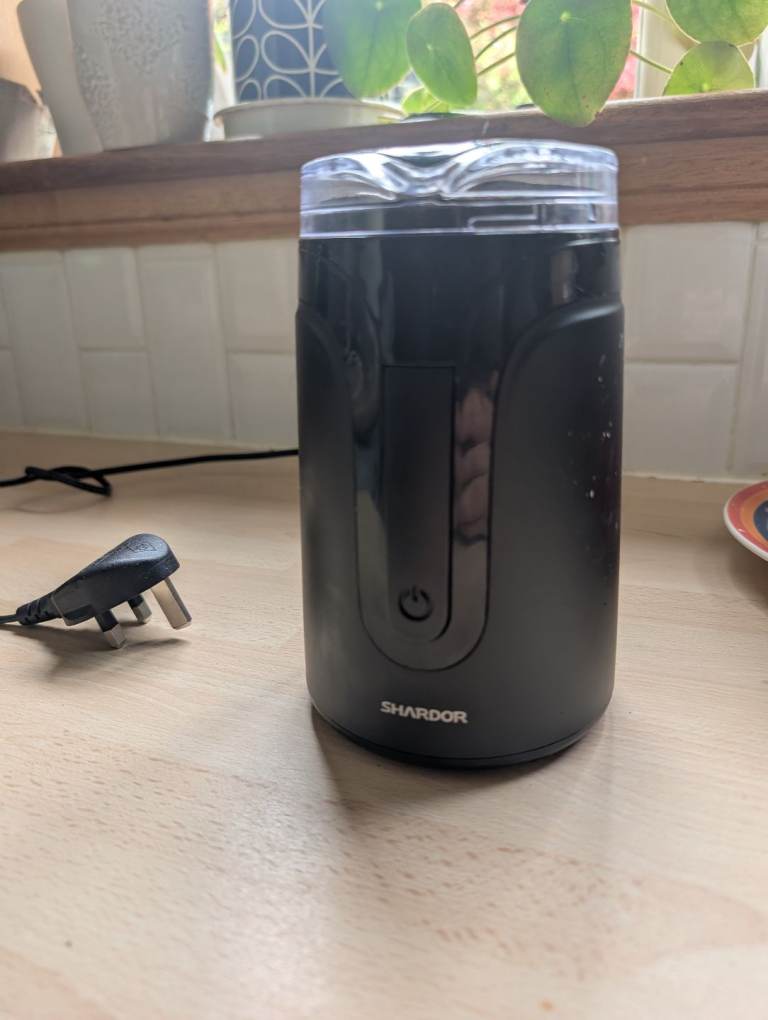 Shardor small tabletop coffee bean grinder 
