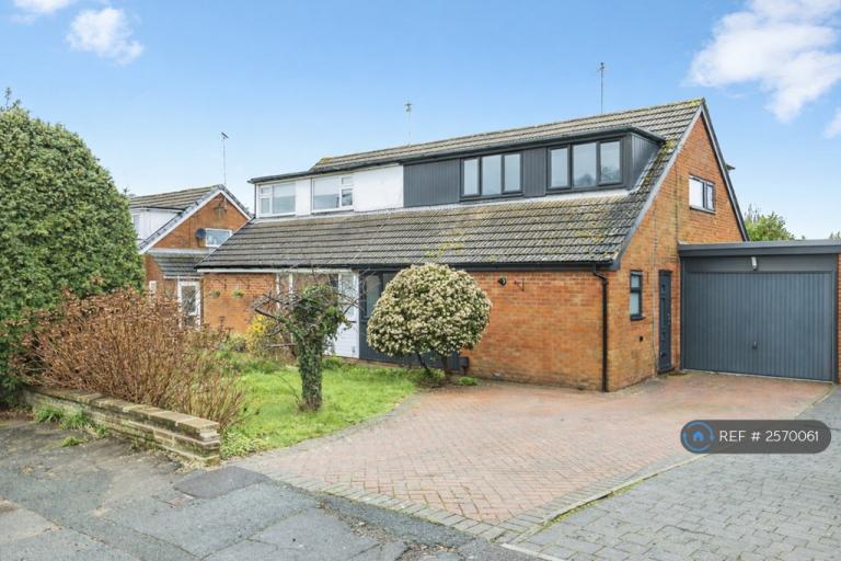 4 bedroom house in Cherry Avenue, Cheltenham, GL53 (4 bed) (#2570061)