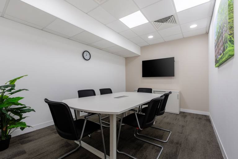 London - SE13 6EE \ All-Inclusive Office Space for 4 Workstations