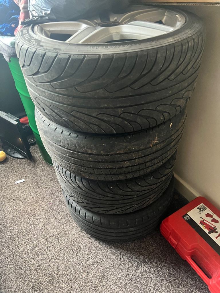 Mercedes 18” alloy wheels 