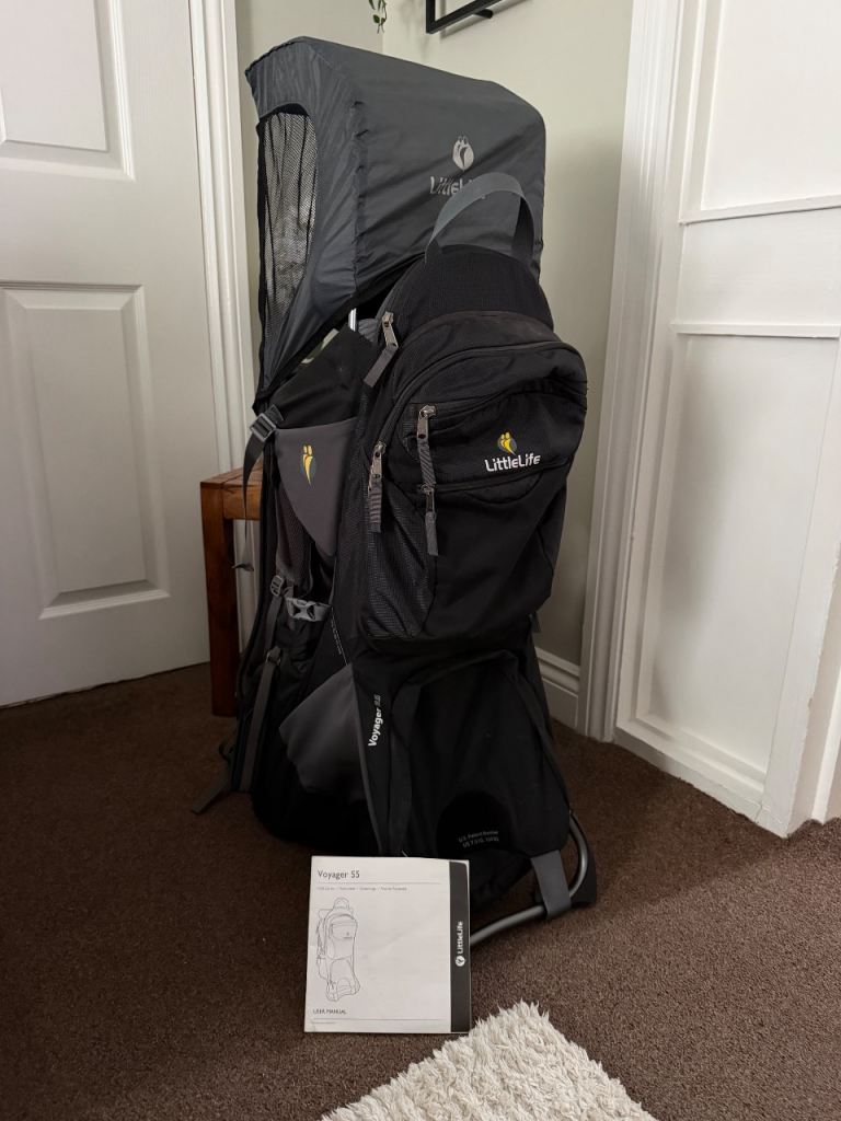 LittleLife Voyager S5 Child Carrier Backpack with sunshade,stirrups & Daybag