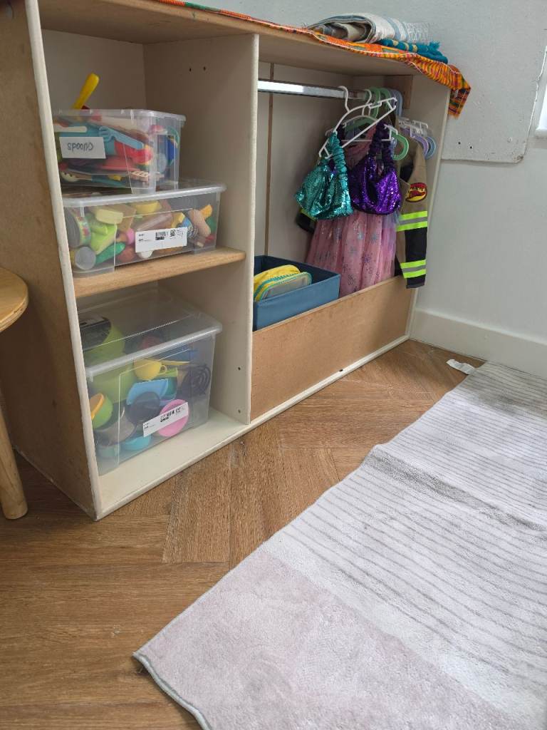 Kids hanging clothes rack role play stand