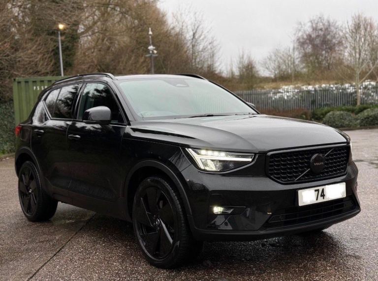 2025 Volvo XC40 2.0 B4 MHEV Plus Black Edition DCT Auto Xc60 xc90 audi mercedes