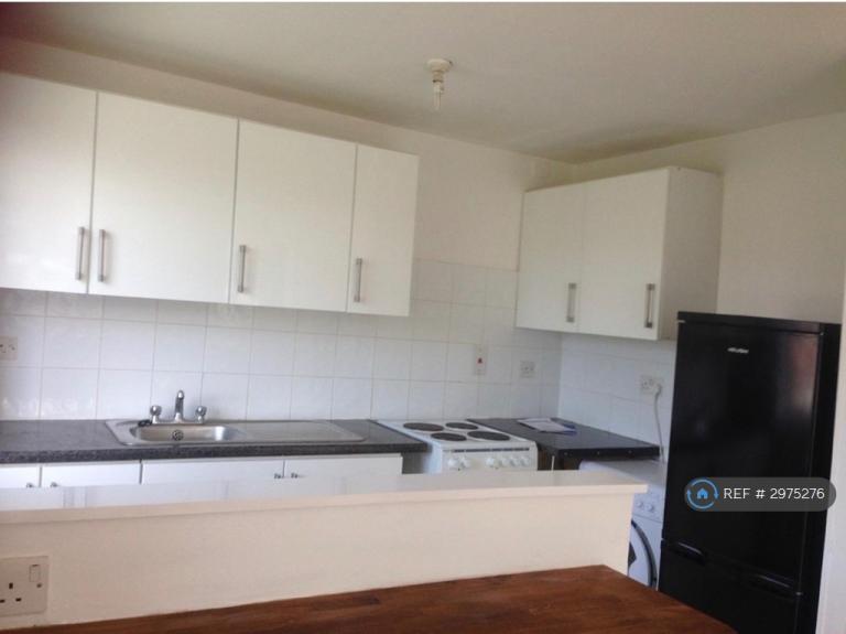 1 bedroom flat in Walbrook Ave, Milton Keynes, MK6 (1 bed) (#2975276)