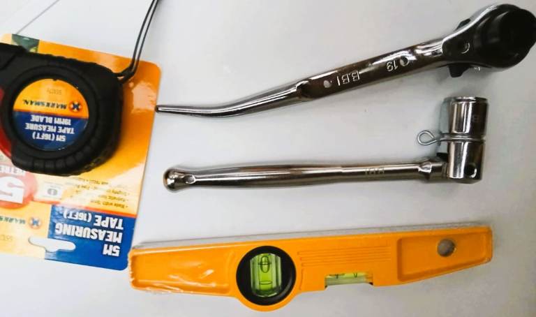 scaffold tools 4 pcs tools ratchets spanner level tape measure