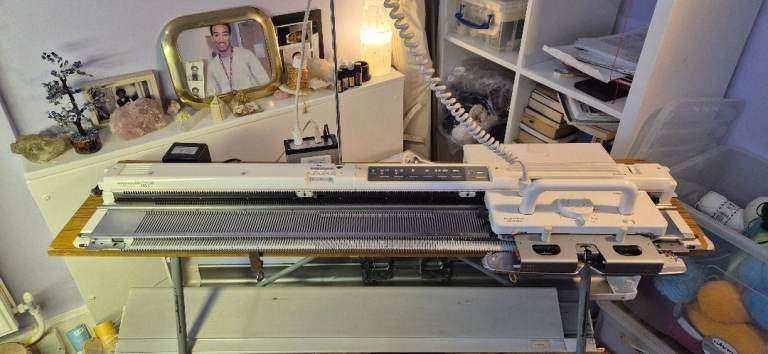  Electronic Knitting Machines  Knitmaster 580 and Passap E6000, Electra Motor, Manuals and more