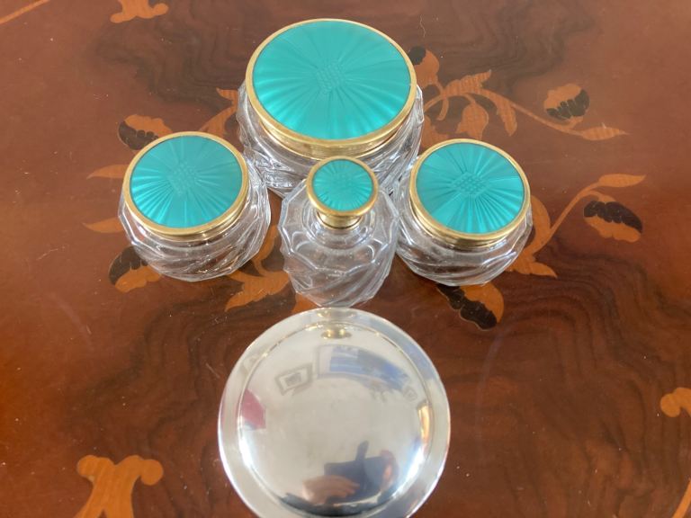 Regent Vanity Products Dressing Table items