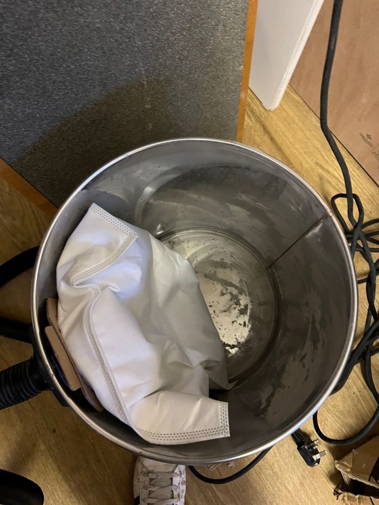 Makita l rated  hoover 