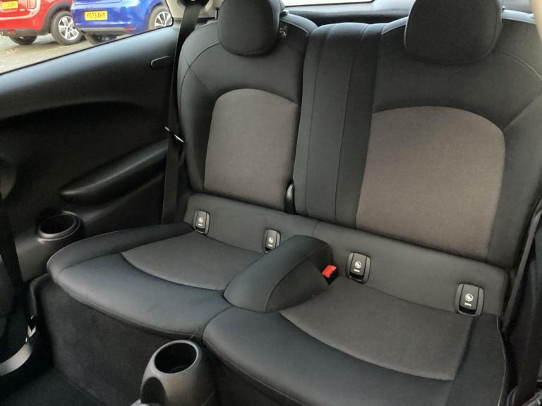 2018 MINI Hatch 1.5 Cooper Hatchback 3dr Petrol Manual Euro 6 (s/s) (136 ps) HATCHBACK Petrol Manual