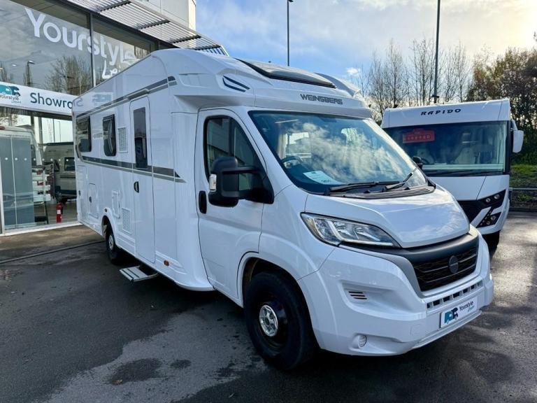 Weinsberg CaraSuite 700MEG 4 Berth 4 Belts Low Line Motorhome