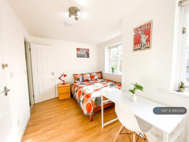 6 bedroom house in Masthouse, London, E14 (6 bed) (#2957220)