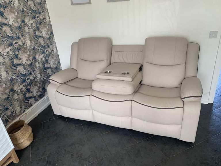image for CREAM TECH LEATHER RECLINERS! 🚨Sofas  311 ,3&2 & 321 seater sets