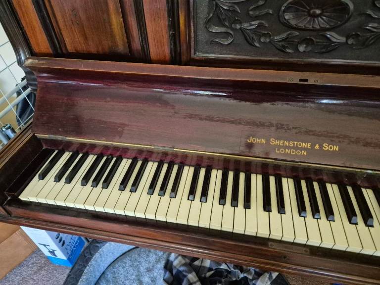 Old piano