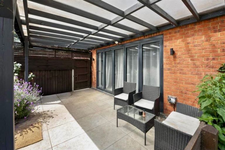 Rent *** Double Room with En-Suite close to West Drayton Station, Heathrow Airport