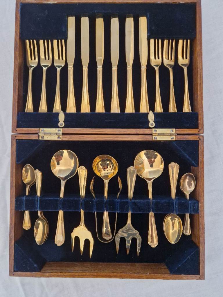 Vintage Aural gold coloured dessert/cake cutlery serving set in oak box