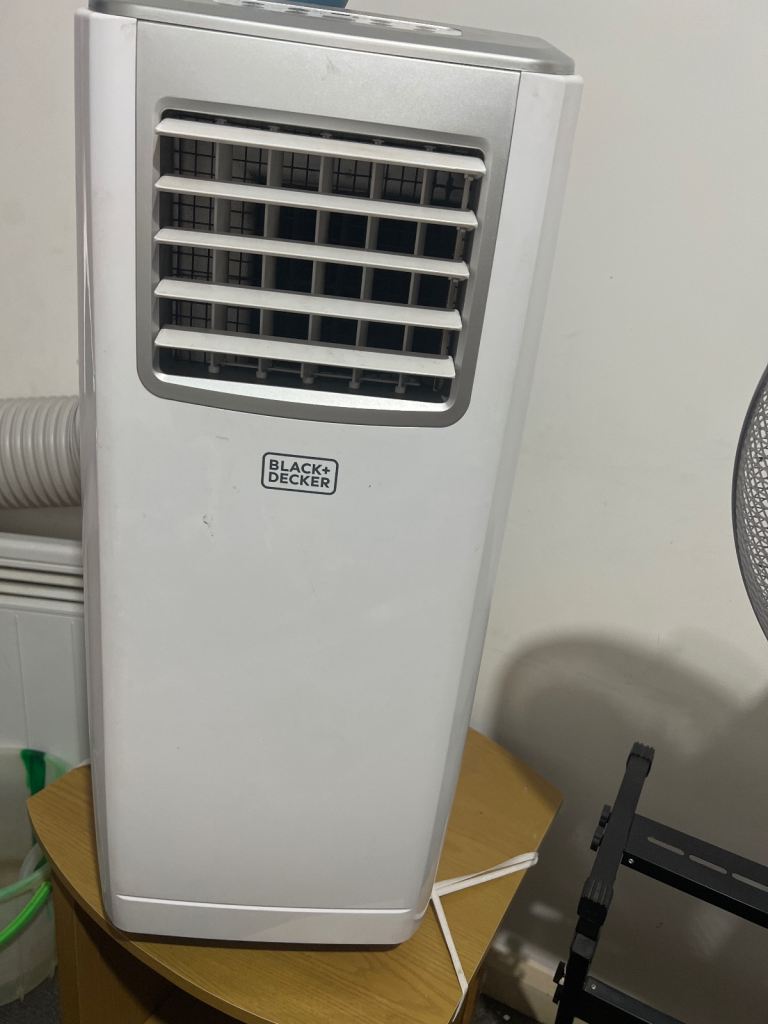 Black and decker portable air conditioner For sale 