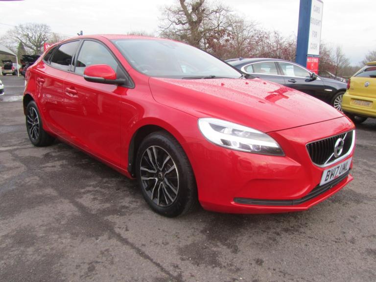 VOLVO V40 2.0 Momentum T2 2017