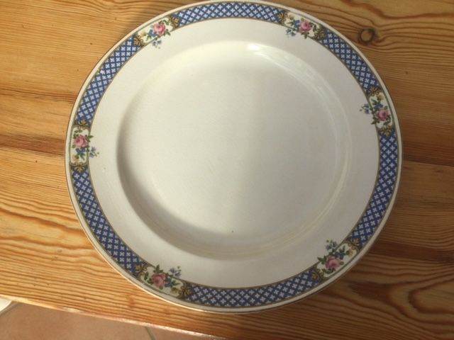 Vintage Booths Pottery Dinner plates and soup bowls 