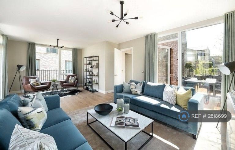4 bedroom house in Milne Avenue, Cambridge, CB3 (4 bed) (#2818699)