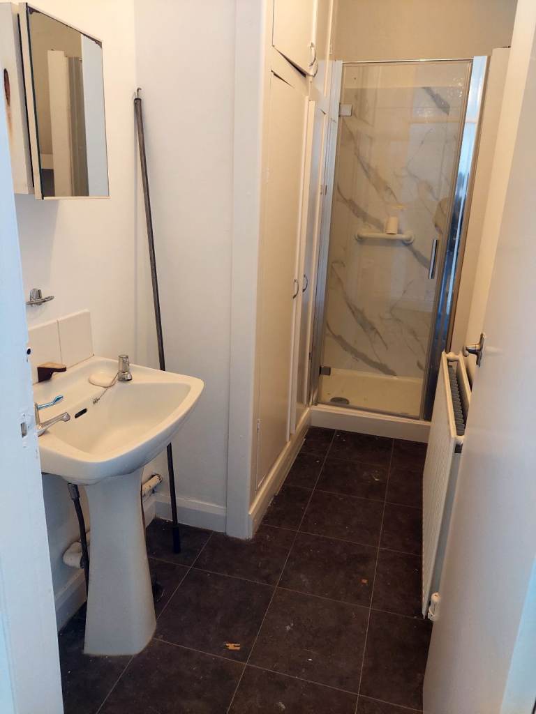 2 bedroom house for rent 