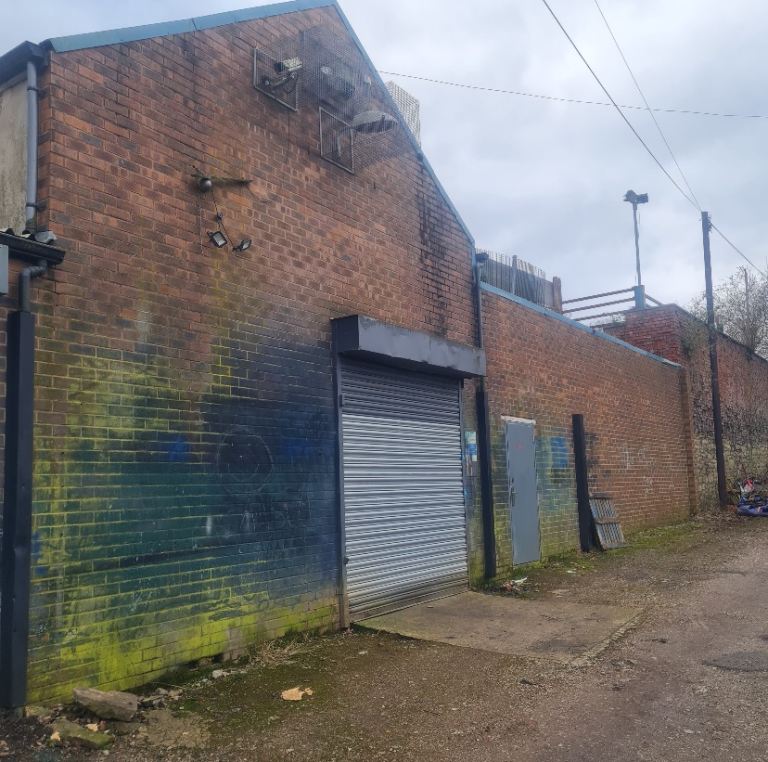 1800sqft unit for rent Stalybridge SK15