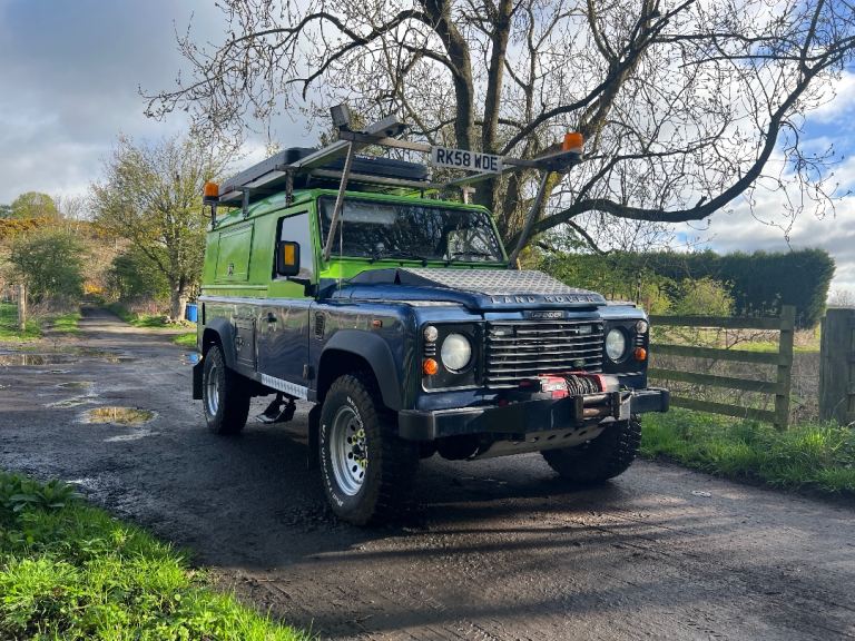Land Rover defender 110 