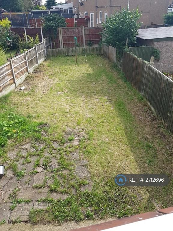 3 bedroom house in Poulter Street, Langwith, Mansfield, NG20 (3 bed) (#2712696)