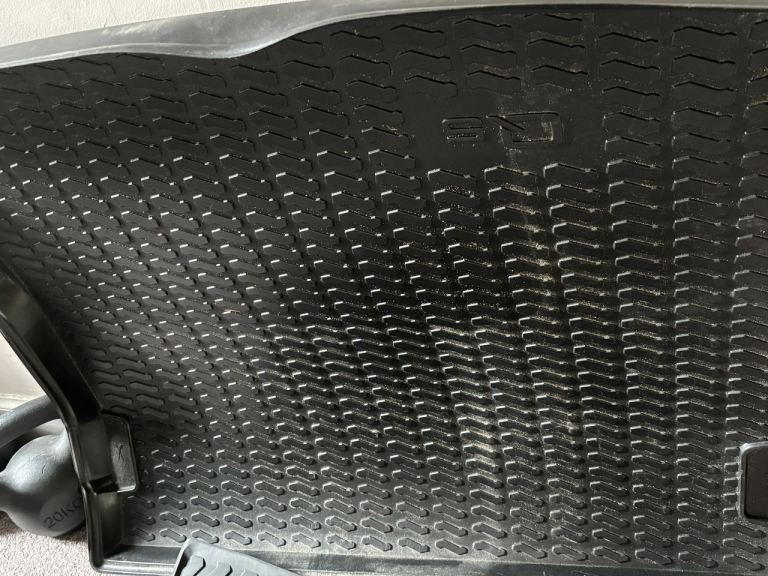 Genuine Audi Q5 boot liner and mats