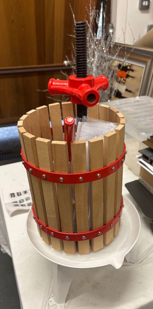 Wooden Fruit Presser – New