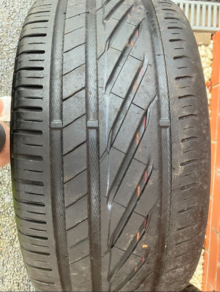 Pair of 275 40 20 XL Uniroyal Rainsport 5 4x4 XL Tyres Range Rover Sport