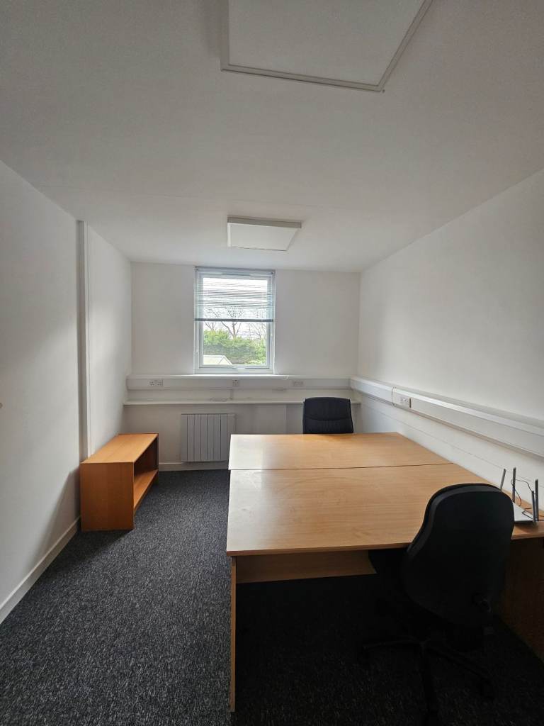 Studio-Storage, small office  for rent