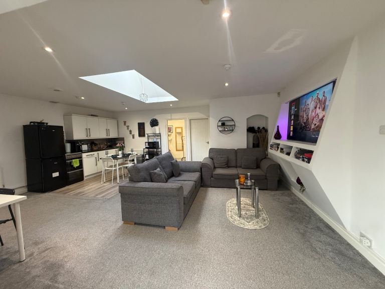 1 bedroom apartment (Bills included)