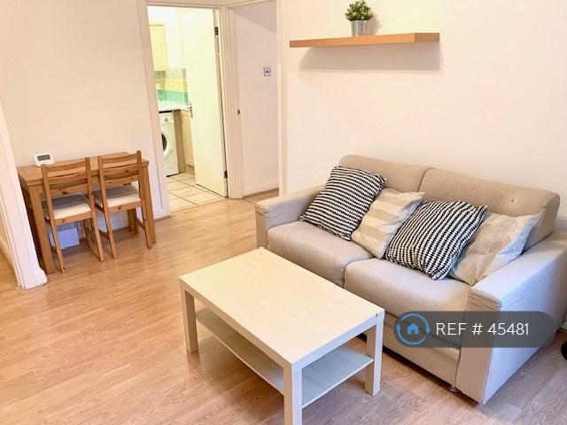 1 bedroom flat in Neckinger Estate, London, SE16 (1 bed) (#45481)