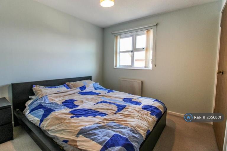 2 bedroom house in Reading, Reading, RG6 (2 bed) (#2656801)