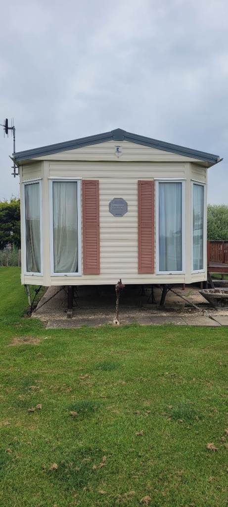 Bluebird Senator 2003 39' x 12'  sited static caravan for sale