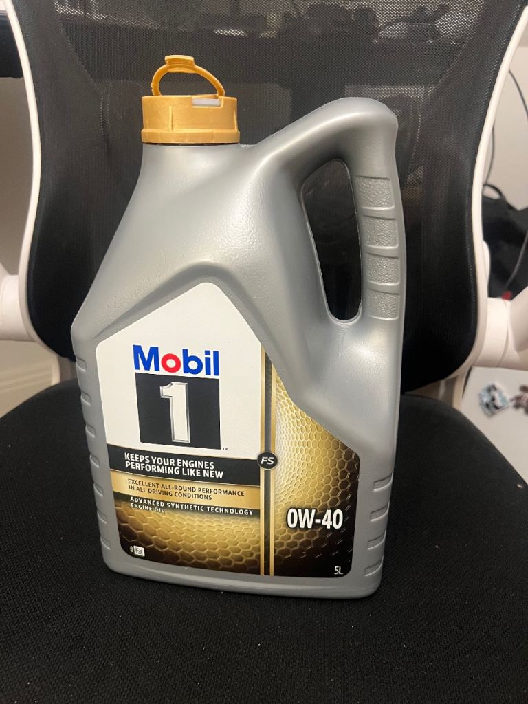 Mobil 1 0W-40 Fully Synthetic Engine Oil 