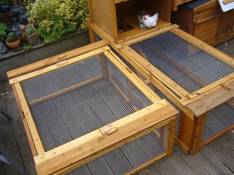 RABBIT RUNS  ALL SIZES  ROBUST  