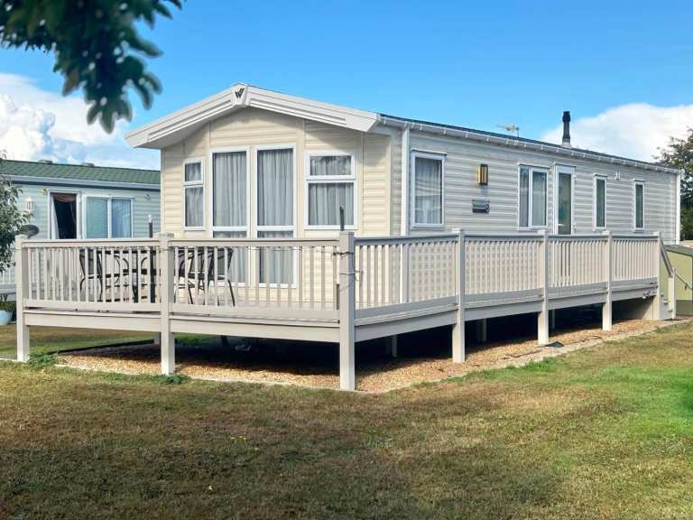 Static Caravan For Sale in Lowestoft, 12-month season, owners only park
