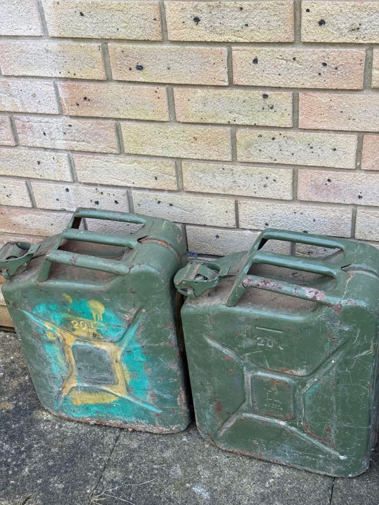 Fuel cans 