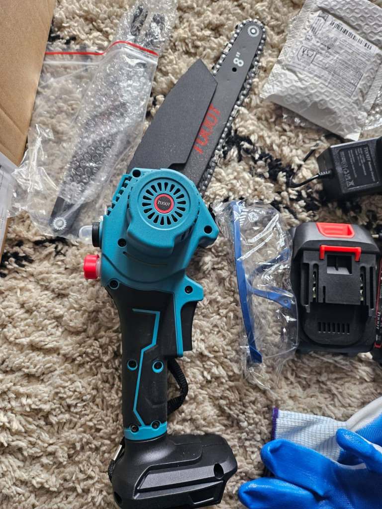 New TUKKUT Cordless Mini Chainsaw with 2 Batteries