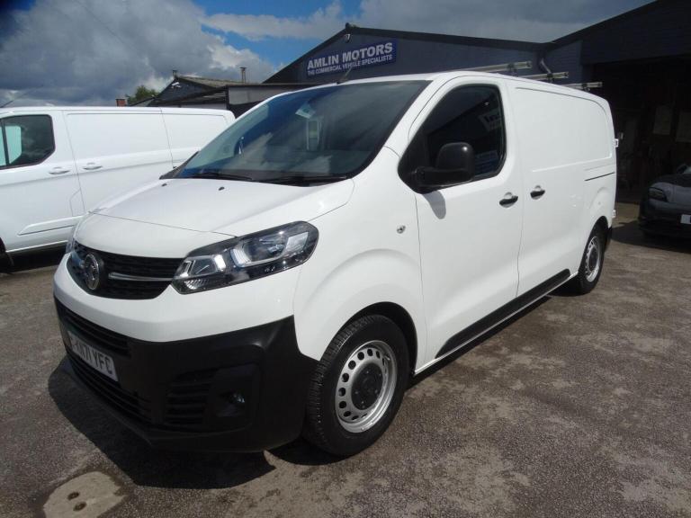 VAUXHALL VIVARO 1.5 Turbo D 2700 Dynamic L1 H1 Euro 6 (s/s) 6dr 2022