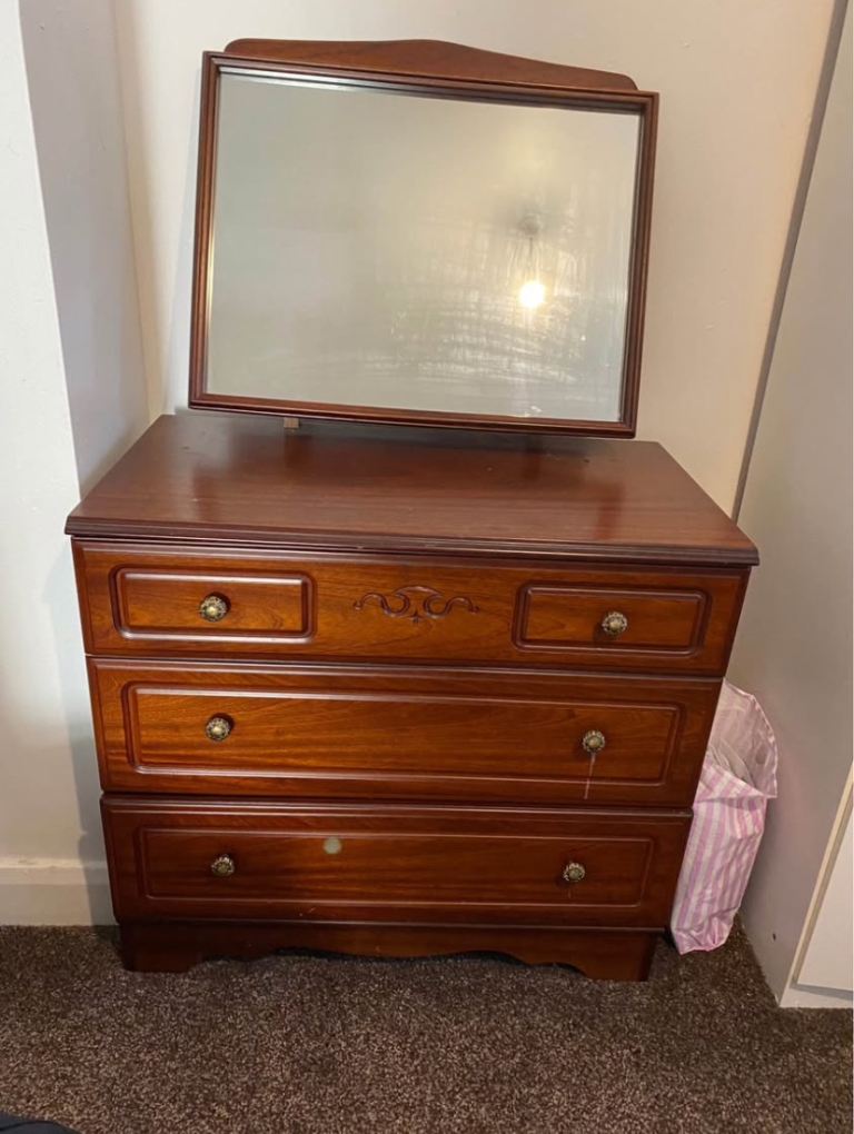 Dressing table with mirror 