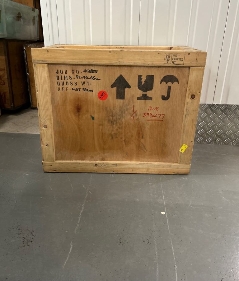 Wooden shipping crate / box 