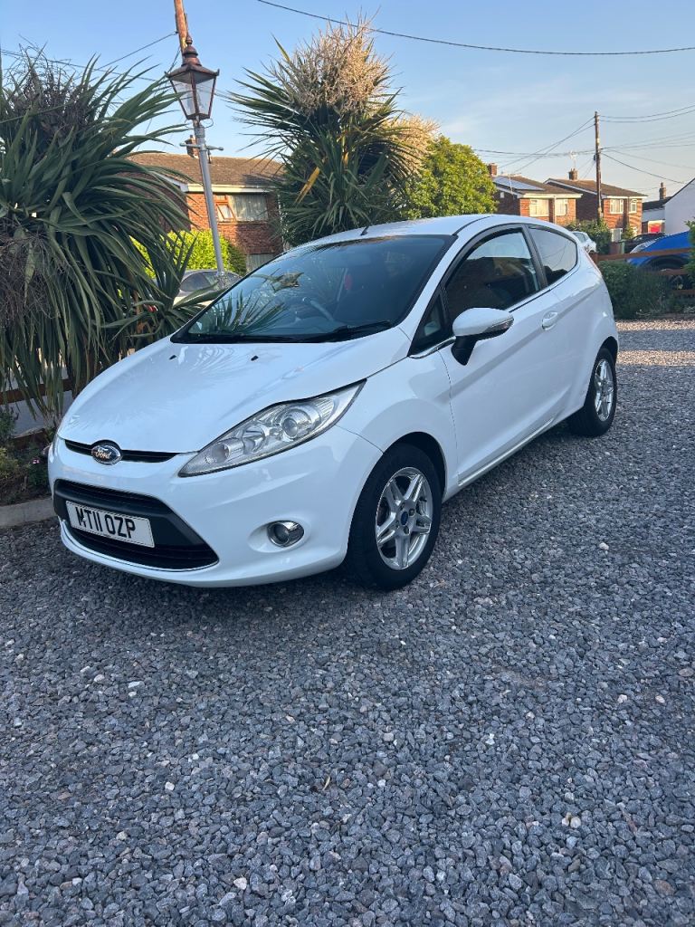 2011 ford fiesta zetec  1300 ulez free