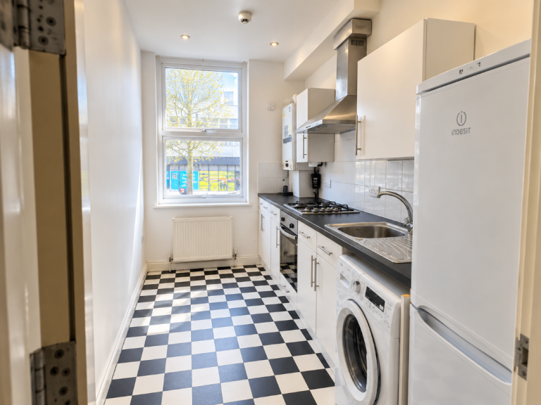 1 Bed Flat, Station Road, SE25