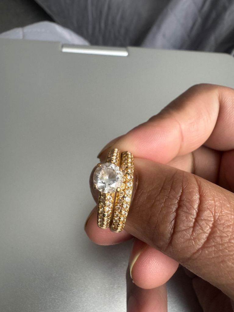 Engagement ring 