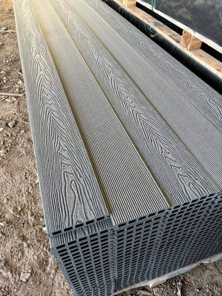 Dual-Sided Grey Composite Decking Boards | Wood Grain & Grooved Design