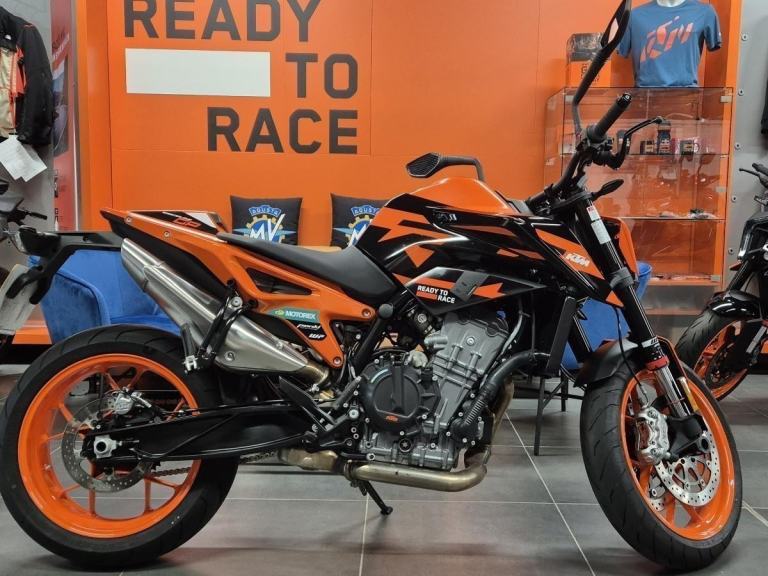 KTM 890 Duke GP, EXDEMO, CLEAN BIKE, CALL KTM LONDON [Phone number removed]