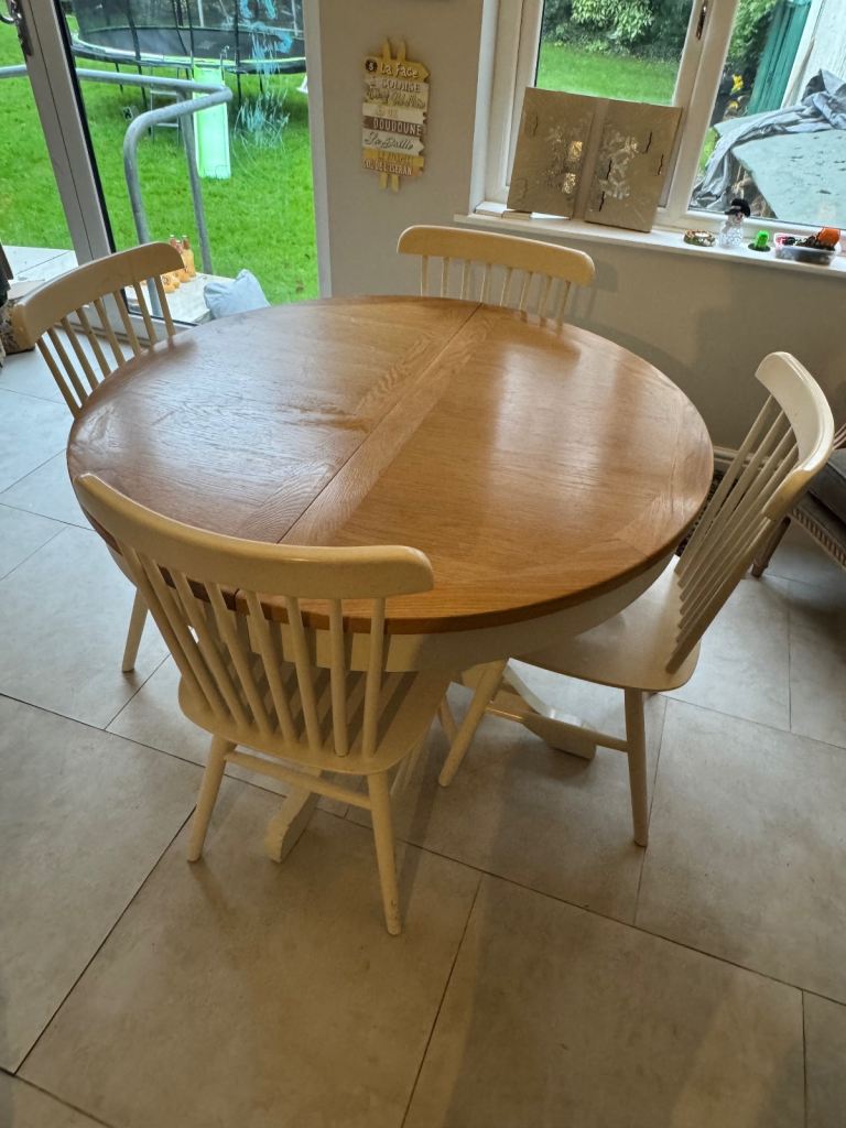 Cotswold Company Extending Dining Table